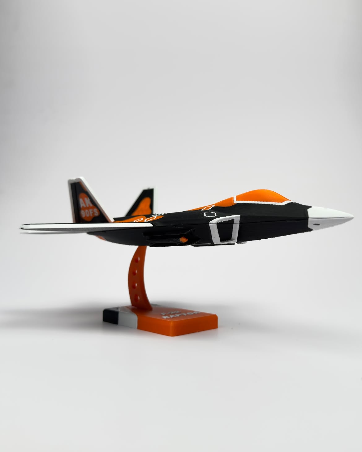 F-22 Raptor — Precision Scale Model